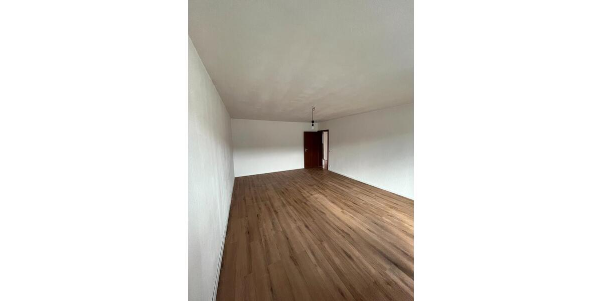 Etagenwohnung Wuppertal - 2 Zimmer, 67 m&sup2;, 550&euro; | Angebot:26001850