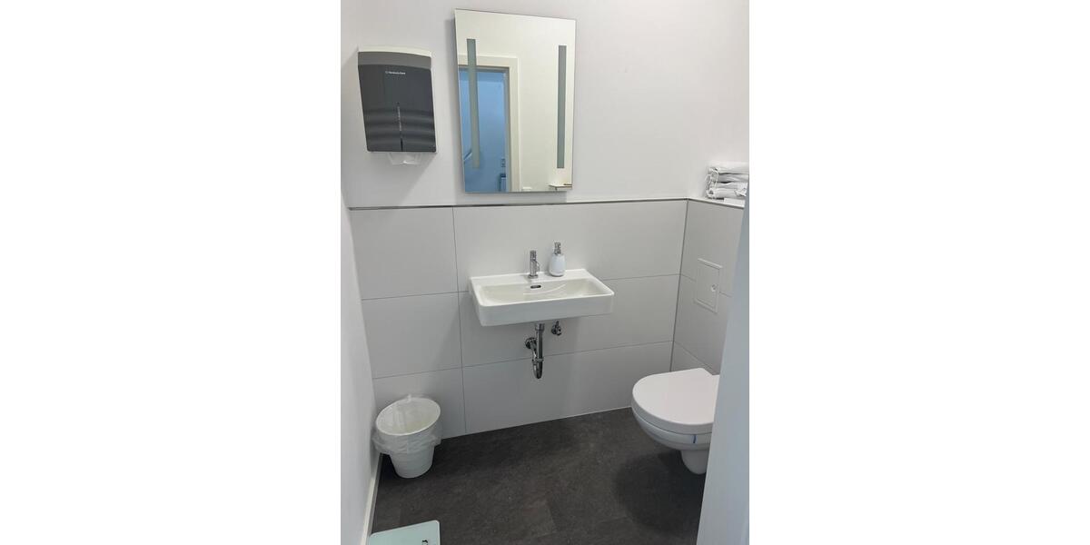 Untermiete in Kosmetikstudio zimmer