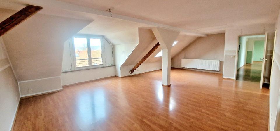 Dachgeschoßwohnung Sangerhausen - 4 Zimmer, 130 m&sup2;, 690&euro; | Angebot:26348035