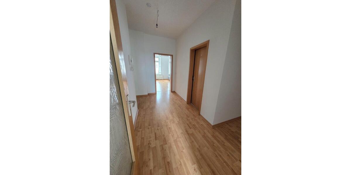 Etagenwohnung Schwerin - 2 Zimmer, 67 m&sup2;, 667&euro; | Angebot:26659933