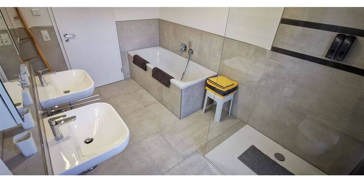 Etagenwohnung Überlingen Überlingen - 3 Zimmer, 102 m&sup2;, 3.000&euro; | Angebot:25689383