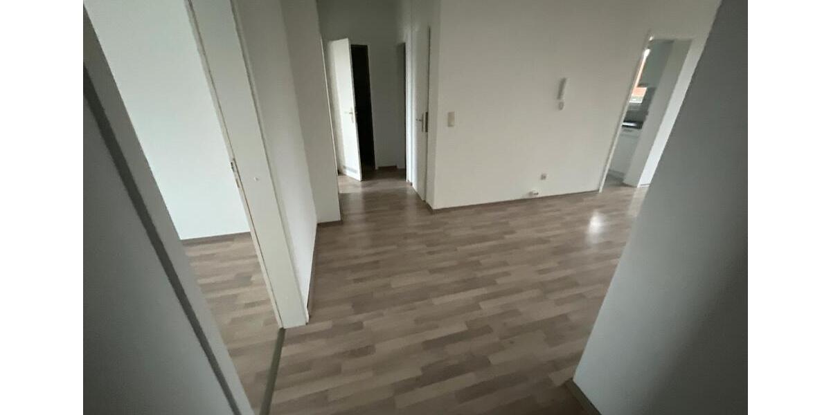 Etagenwohnung Brunsbüttel - 3 Zimmer, 77 m&sup2;, 529&euro; | Angebot:25149866