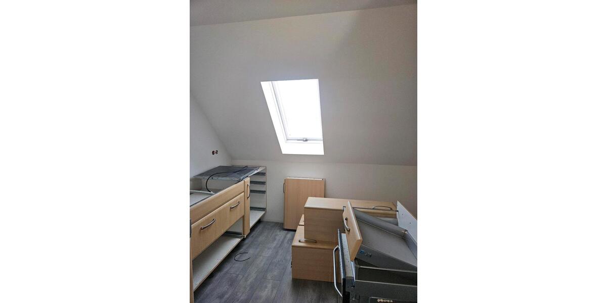 3 Zimmerwohnung ca. 70 qm Neu Saniert Dachgeschosswohnung 3 zimmer