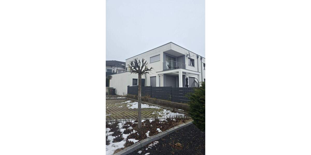 Doppelhaushälfte Dinkelsbühl - 5 Zimmer, 130 m&sup2;, 1.500&euro; | Angebot:25152588