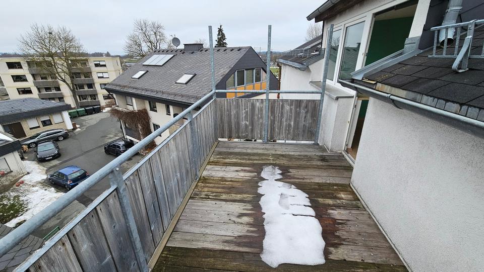 Großzügige 3-Zimmer-Dachgeschosswohnung mit Balkon & Stellplatz 3 zimmer