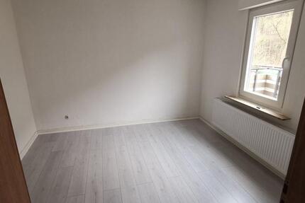 Schönes helles 11qm WG-Zimmer in ruhiger Lage in Siegen-Weidenau 6 zimmer