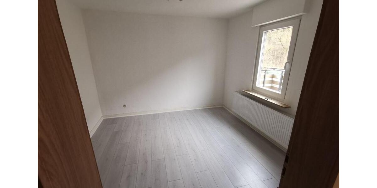 Schönes helles 11qm WG-Zimmer in ruhiger Lage in Siegen-Weidenau 6 zimmer