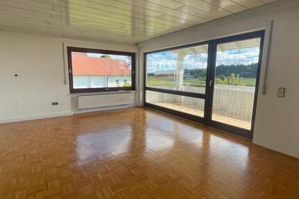 Wohnung ( ca. 175 qm, 7 Zimmer, Balkon, Großer Garten )