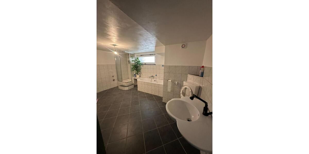 Einfamilienhaus Pleinfeld - 4 Zimmer, 200 m&sup2;, 1.400&euro; | Angebot:25408445