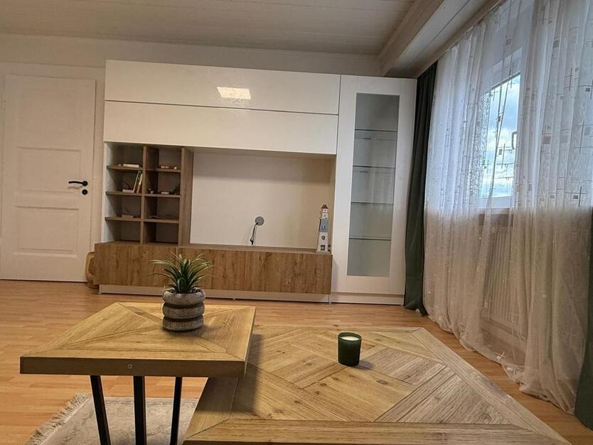 Frisch renovierte 2-Zimmer Wohnung zimmer