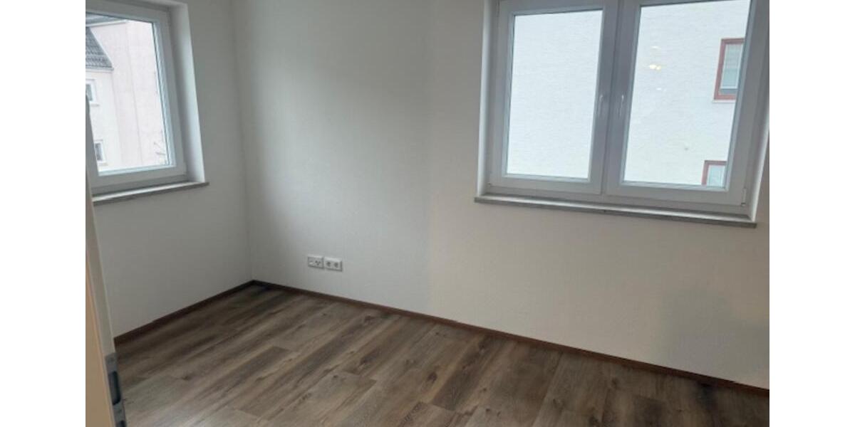 Etagenwohnung Schrobenhausen - 4 Zimmer, 101 m&sup2;, 1.400&euro; | Angebot:24754037