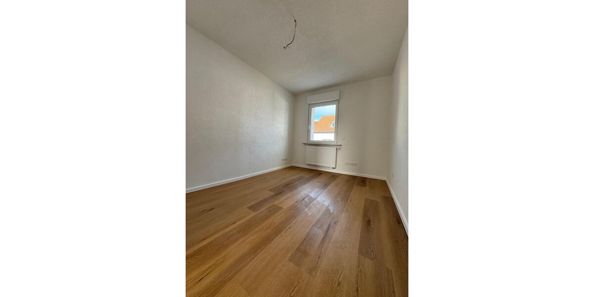 Etagenwohnung Karlsruhe Neureut - 3 Zimmer, 79 m&sup2;, 1.300&euro; | Angebot:25869159