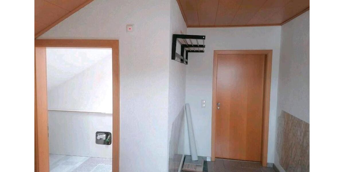 Dachgeschoßwohnung Langgöns - 3 Zimmer, 90 m&sup2;, 1.100&euro; | Angebot:26614041