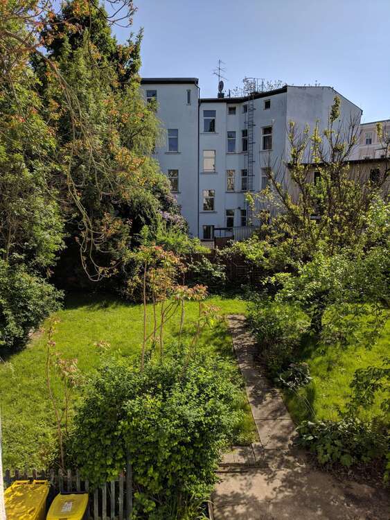 Charmante Altbauwohnung * 3- Zimmer mit Einbauküche 3 zimmer