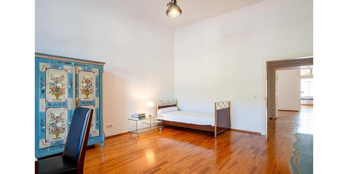 Elegante Altbauwohnung 3 zimmer