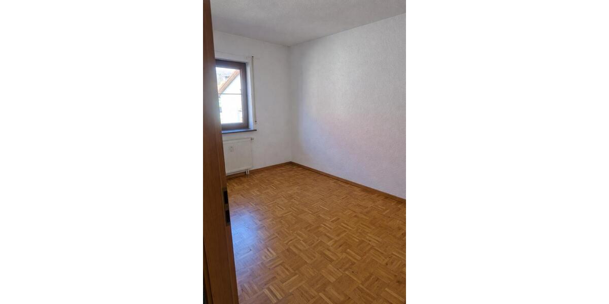 Etagenwohnung Grenzach-Wyhlen Wyhlen - 4 Zimmer, 89 m&sup2;, 1.420&euro; | Angebot:26000102