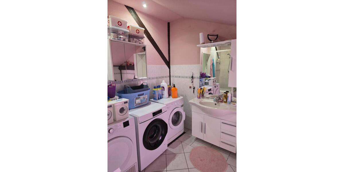 Dachgeschoßwohnung Schortens - 5 Zimmer, 110 m&sup2;, 750&euro; | Angebot:25822443