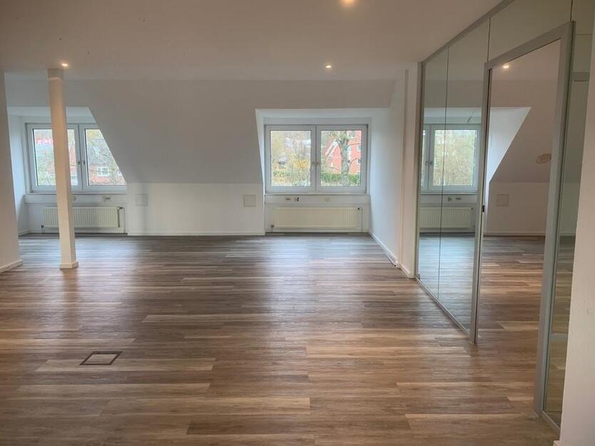 Provisionsfrei! Attraktive Büro- Praxisflächen in Fleestedt