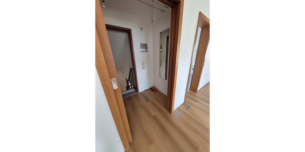 Dachgeschoßwohnung Andechs - 3 Zimmer, 75 m&sup2;, 1.100&euro; | Angebot:26427229
