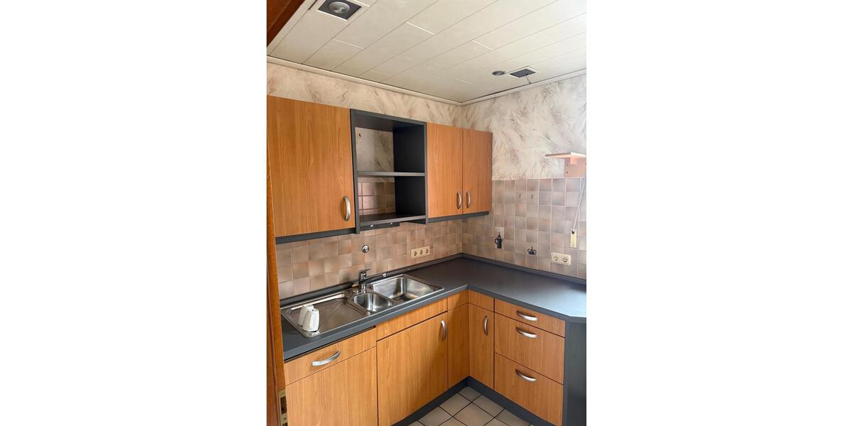 Dachgeschoßwohnung Linden - 5 Zimmer, 96 m&sup2;, 950&euro; | Angebot:25163651