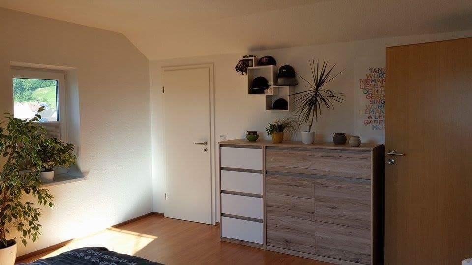 Dachgeschoßwohnung Hochdorf - 3 Zimmer, 70 m&sup2;, 600&euro; | Angebot:24742824