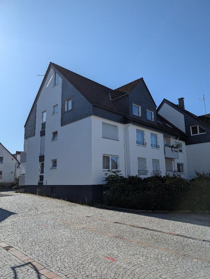 Schön geschnittene 3 - Zimmer Dachgeschoßwohnung im Zentrum von Marienheide