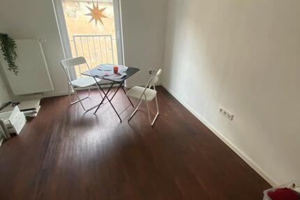 Nachmieter für Zimmer in Dreier-Mädchen-WG(Studierende bevorzugt) 1 zimmer