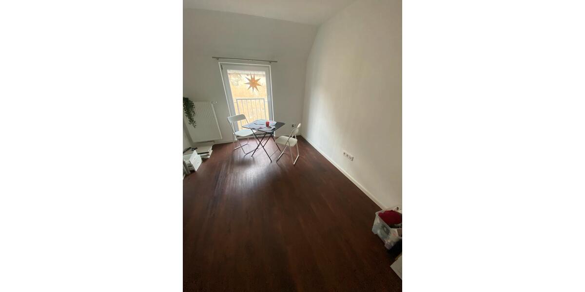 Nachmieter für Zimmer in Dreier-Mädchen-WG(Studierende bevorzugt) 1 zimmer