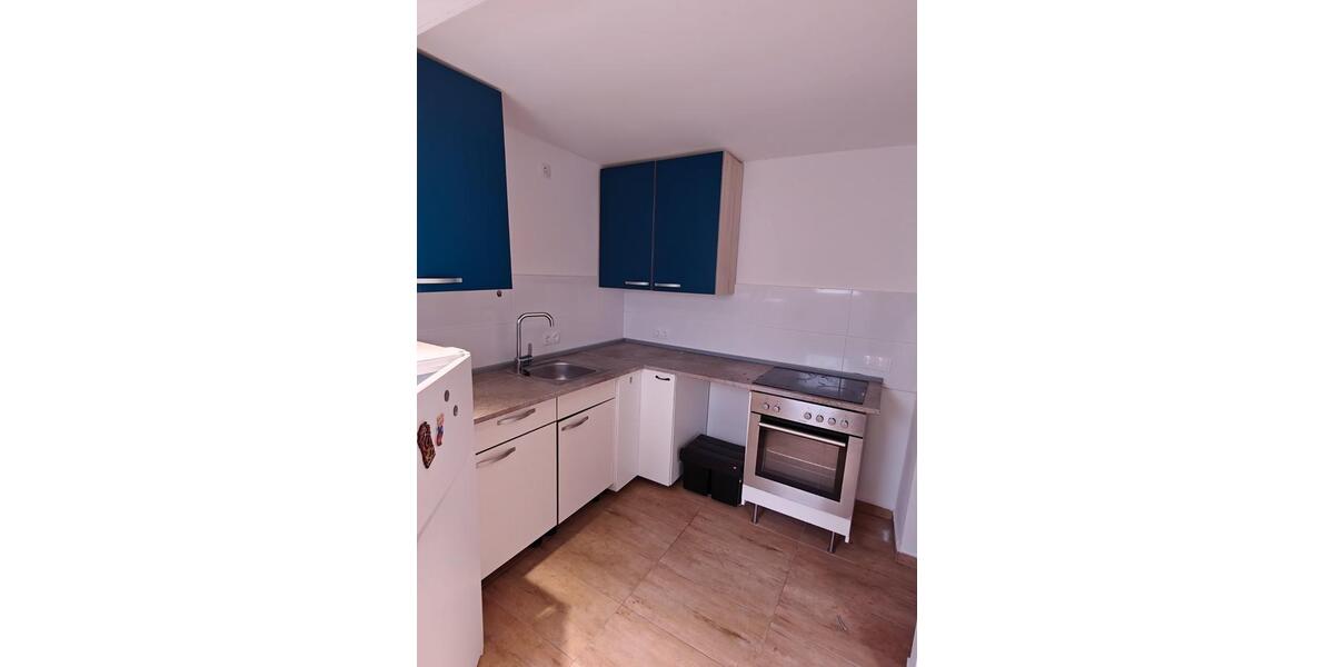 Dachgeschoßwohnung Crimmitschau - 3.5 Zimmer, 65 m&sup2;, 440&euro; | Angebot:25267386