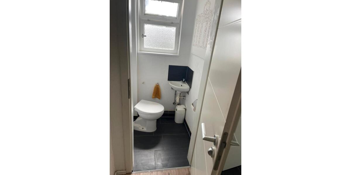 Etagenwohnung Neuburg an der Donau - 1 Zimmer, 90 m&sup2;, 450&euro; | Angebot:25989078