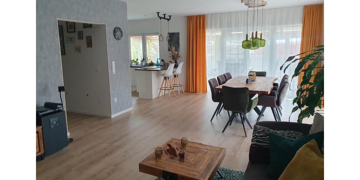 Einfamilienhaus Bodenwöhr - 5 Zimmer, 180 m&sup2;, 1.200&euro; | Angebot:26237550