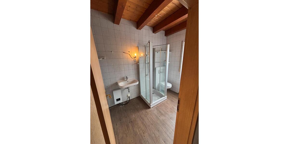 Etagenwohnung Kleinrinderfeld - 4 Zimmer, 85 m&sup2;, 750&euro; | Angebot:25980102