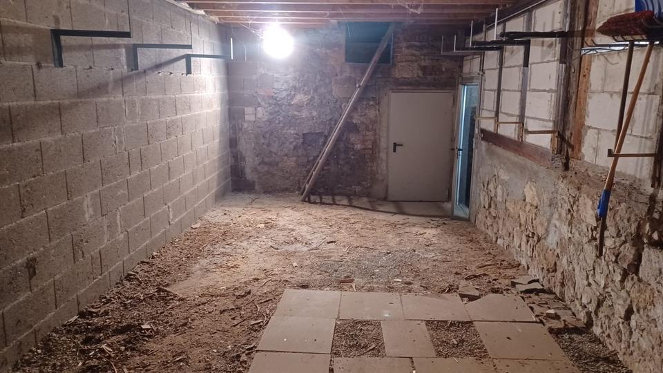 Attraktives Atelier bzw Lager mit Garage im Ludwigsburger Zentrum zimmer