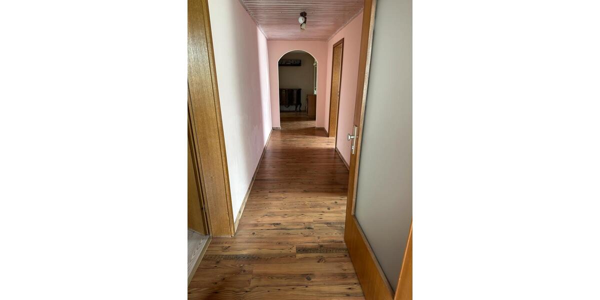 Dachgeschoßwohnung Nüsttal - 4 Zimmer, 90 m&sup2;, 900&euro; | Angebot:26455967