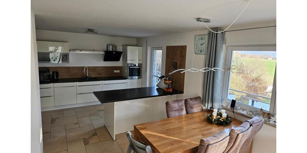 Hochwertige 120m²-Wohnung im 1. OG in Saaldorf zu vermieten 4 zimmer