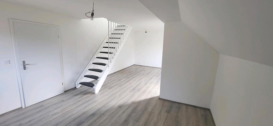 Etagenwohnung Engelskirchen - 4.5 Zimmer, 100 m&sup2;, 1.000&euro; | Angebot:26611643