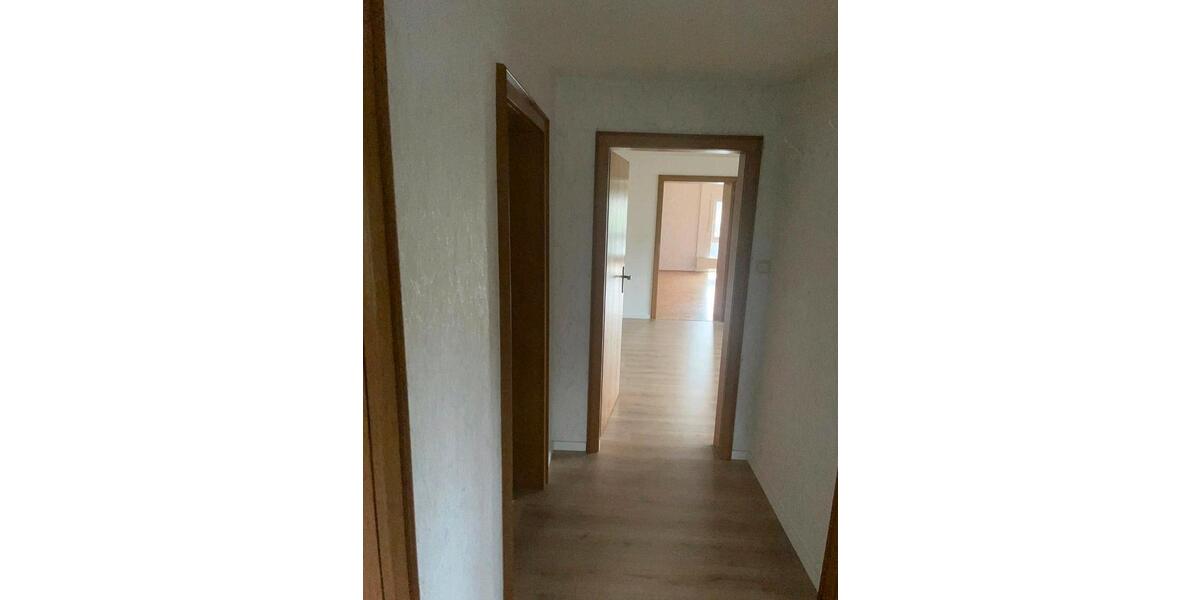 Dachgeschoßwohnung Siegen Dillnhütten - 4 Zimmer, 80 m&sup2;, 950&euro; | Angebot:25974935
