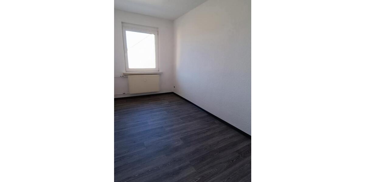 Etagenwohnung Osterburg (Altmark) - 4 Zimmer, 74 m&sup2;, 400&euro; | Angebot:25917997