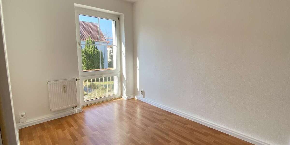 Etagenwohnung Groß Schacksdorf - 3 Zimmer, 66 m&sup2;, 323&euro; | Angebot:26134160