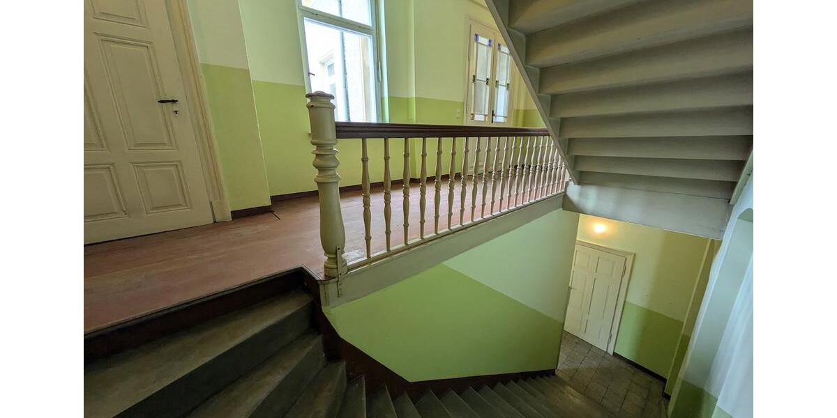 ++ attraktive, renovierte 3-Raum Wohnung in zentraler Lage, direkt am Markt in Meerane ++ 3 zimmer