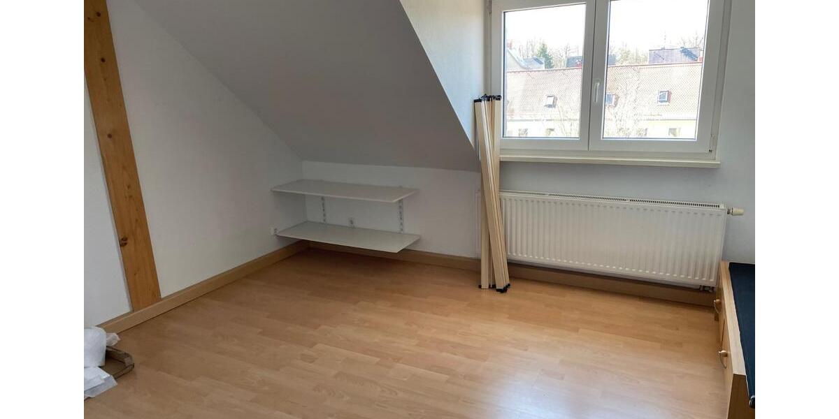 Dachgeschoßwohnung Bautzen - 3 Zimmer, 77 m&sup2;, 450&euro; | Angebot:25932851