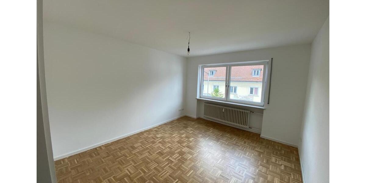 Terrassenwohnung Cham - 4 Zimmer, 150 m&sup2;, 1.380&euro; | Angebot:23273835