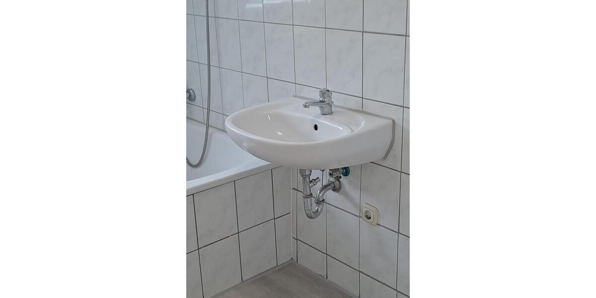 Dachgeschoßwohnung Neukieritzsch - 3 Zimmer, 46 m&sup2;, 360&euro; | Angebot:25305136