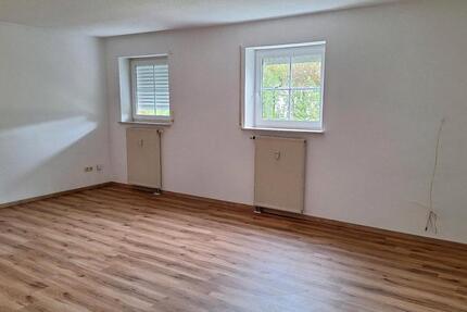 Wohnung Schierling - 3 Zimmer, 90 m&sup2;, 600&euro; | Angebot:26535697