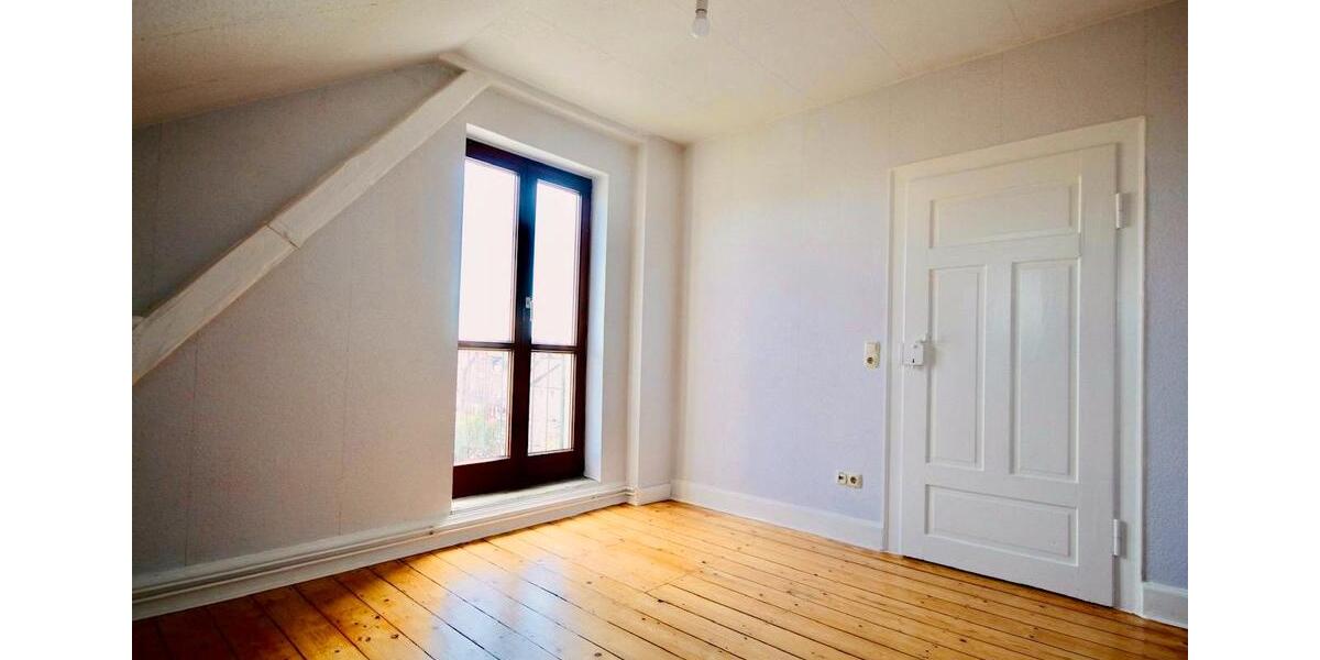 Dachgeschoßwohnung Wiesbaden - 2.5 Zimmer, 72 m&sup2;, 775&euro; | Angebot:26544969