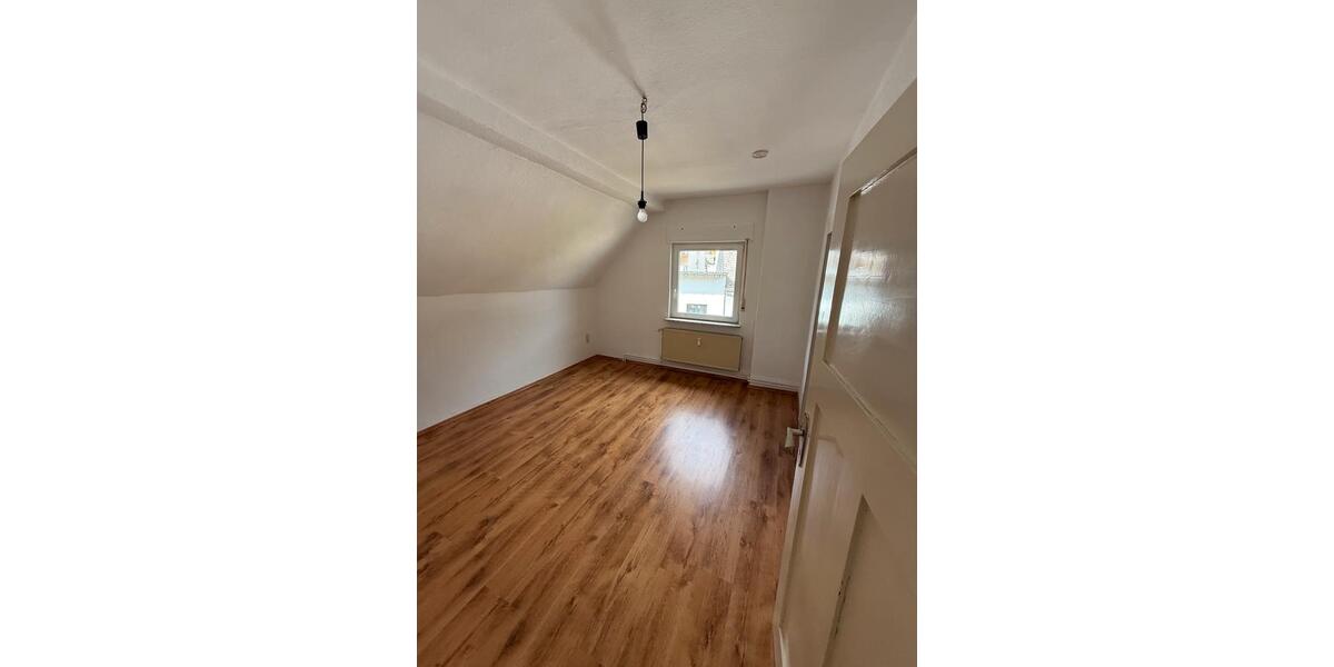 Etagenwohnung Singhofen - 5 Zimmer, 120 m&sup2;, 1.000&euro; | Angebot:26592201