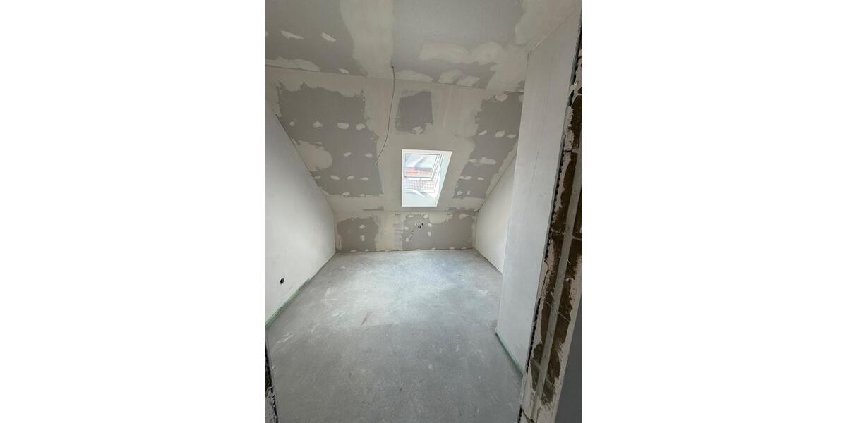 Dachgeschoßwohnung Mainz Bretzenheim - 4 Zimmer, 75 m&sup2;, 1.750&euro; | Angebot:26265784