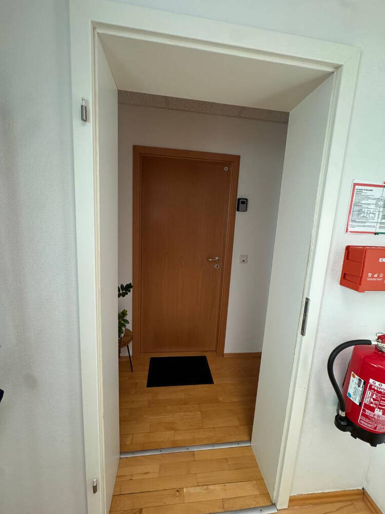 2 möblierte Büroräume (je 12?m²) in Saarbrücken - All-in-Miete