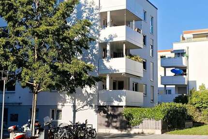 Wohnung zum Mieten in Böblingen 1.350 € 99.3 m² 4 zimmer