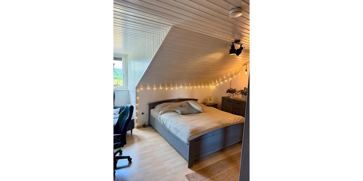 Dachgeschoßwohnung Deggendorf - 2.5 Zimmer, 68 m&sup2;, 600&euro; | Angebot:26598079